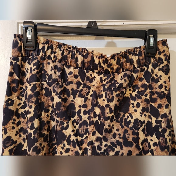 Women's Cheetah Print Lightweight Jogger, Size L - Picture 9 of 11